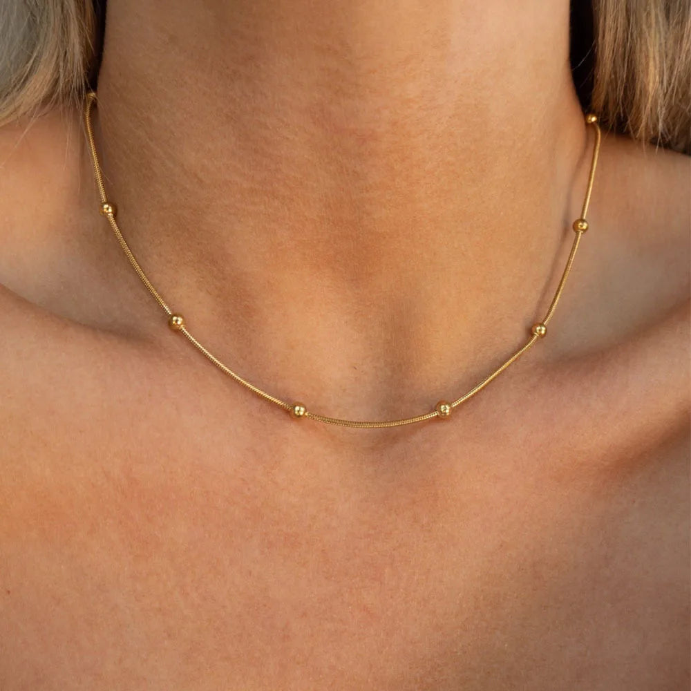 Collier minimaliste en perle d’eau douce – Acier inoxydable plaqué or 18 carats