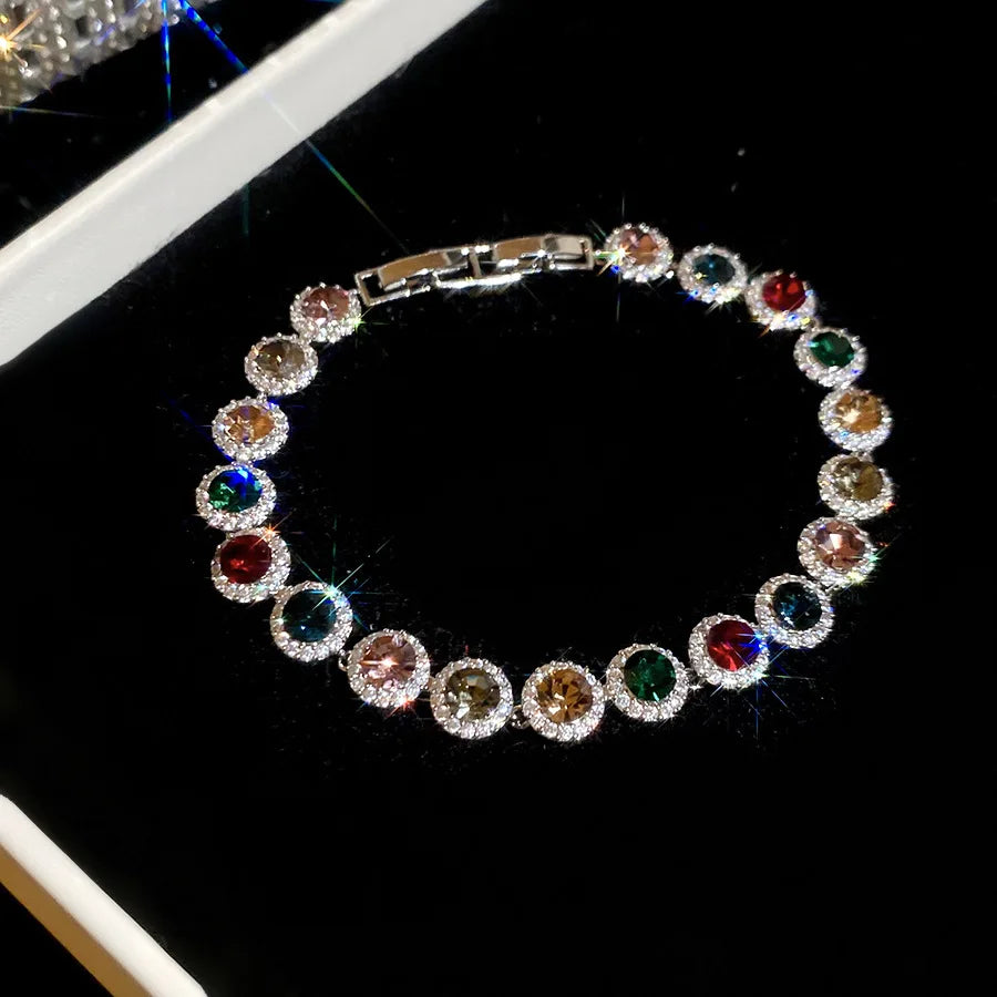 Bracelet élégant en perles serties de zircone cubique