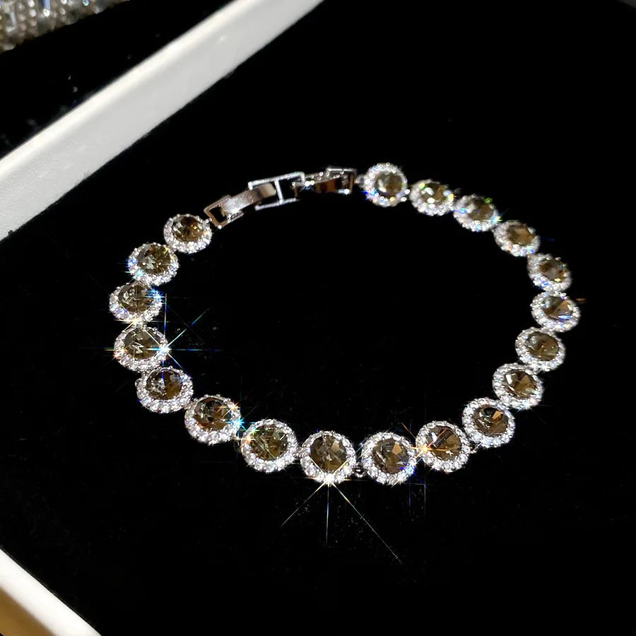 Bracelet élégant en perles serties de zircone cubique