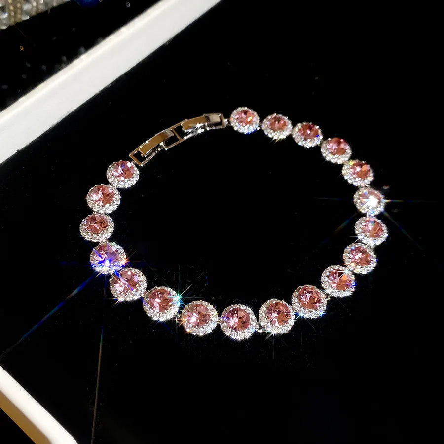 Bracelet élégant en perles serties de zircone cubique